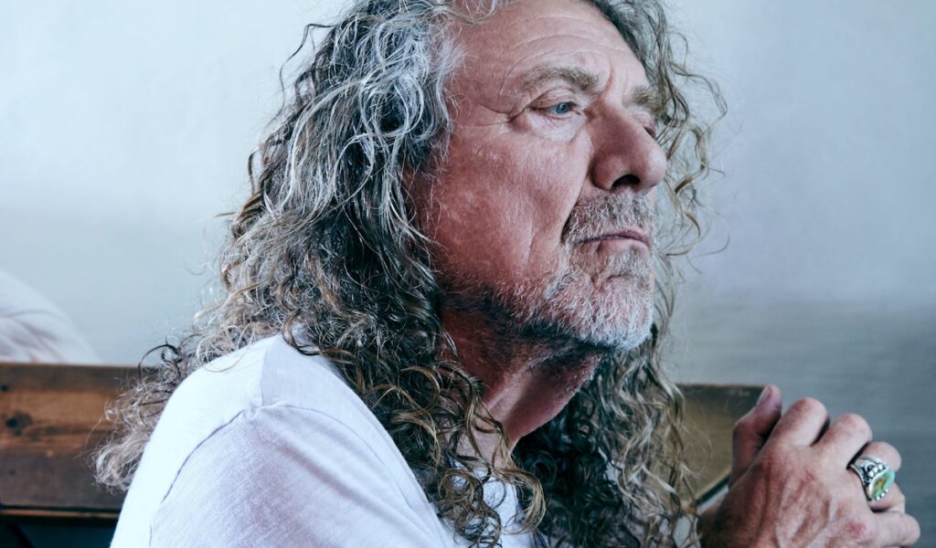 Robert Plant Guitar Auction for Charity - Rare 1962 Fender Stratocaster 1 Robert Plant guitar auction